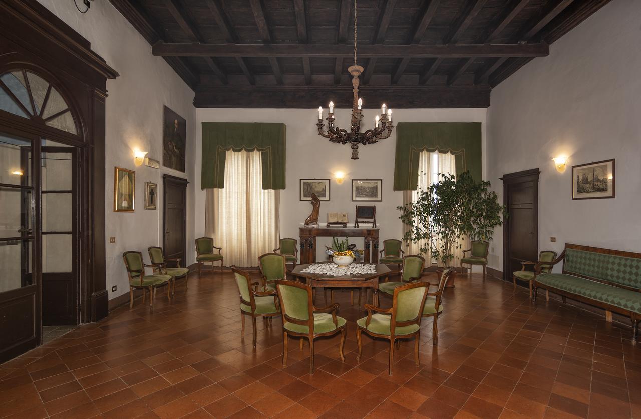 Hotel Casa Diocesana Di ลุคคา ภายนอก รูปภาพ