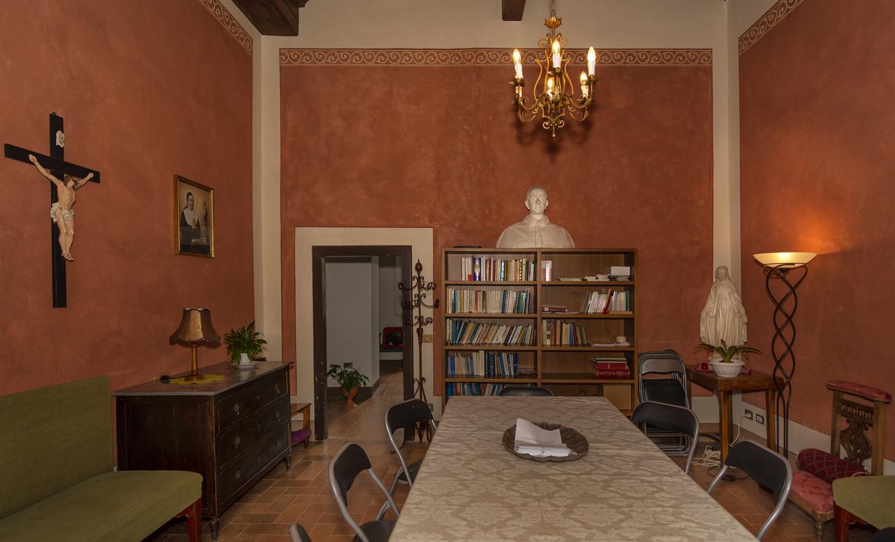 Hotel Casa Diocesana Di ลุคคา ภายนอก รูปภาพ